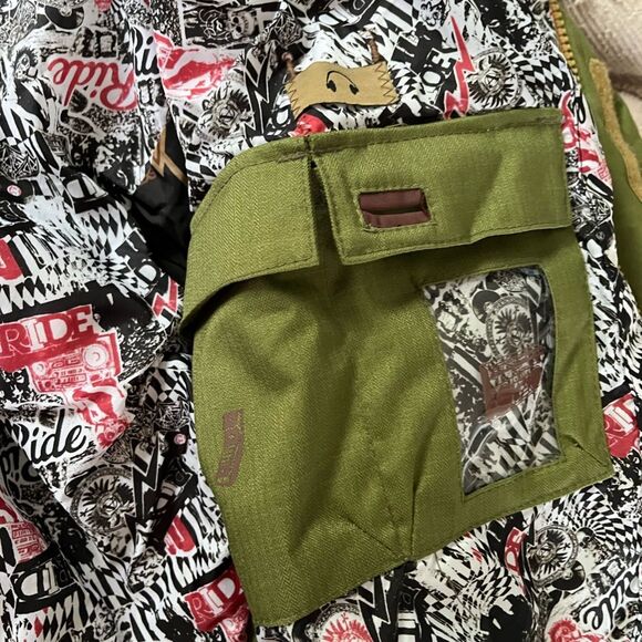 Ride olive Green and Yellow snowboarding Jacket - Picture 5 of 12